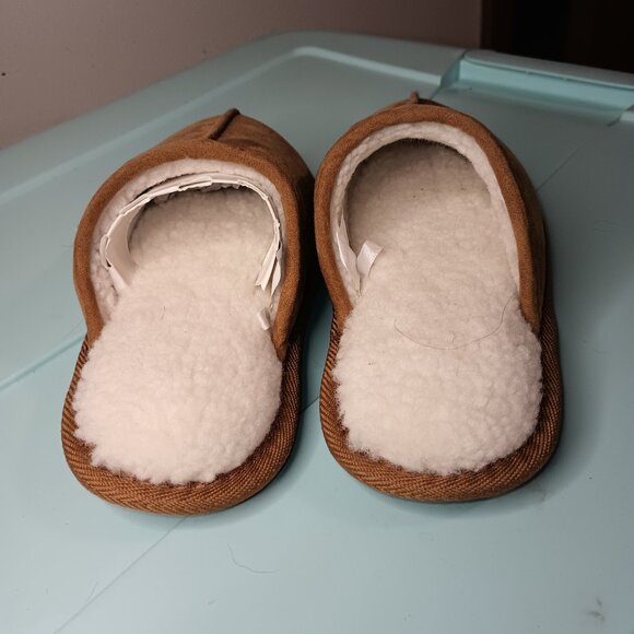 NWOT Cat & Jack™ Kids' Ellis Faux Suede Scuff Slippers Small 13/1 - Picture 4 of 5
